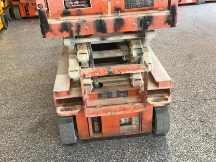 #426-•-2020-snorkel-19'-scissor-lift-image-11