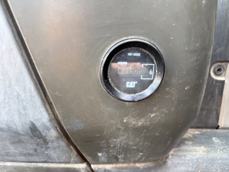 caterpillar-330d-image-108