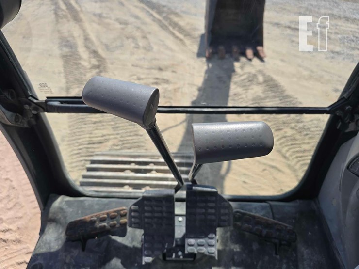 2018-deere-350g-lc-image-15