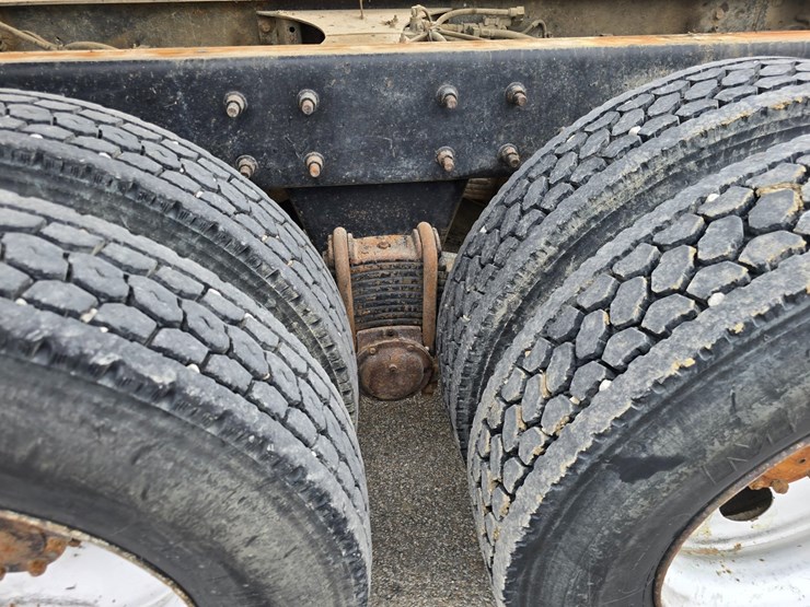 2003-mack-rd688s-image-47