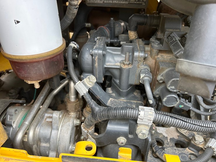 komatsu-d61pxi-23-image-34