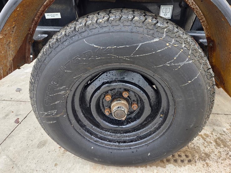 2011-caterpillar-xq20-image-34