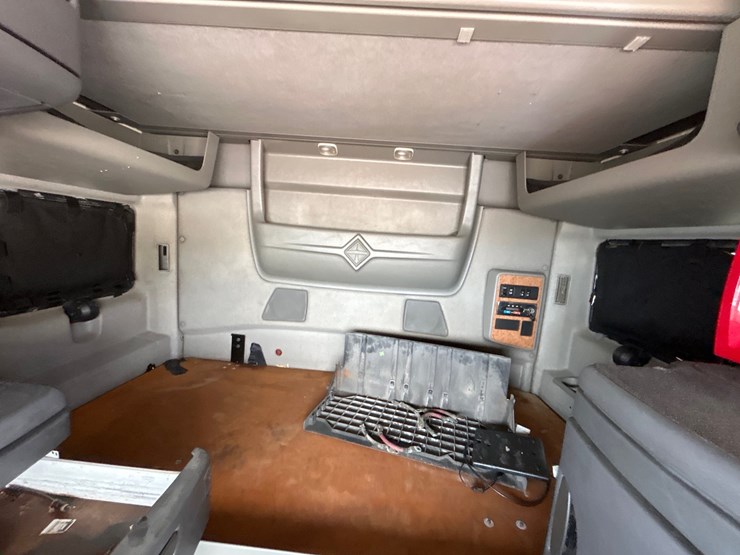 2011-international-prostar-image-17