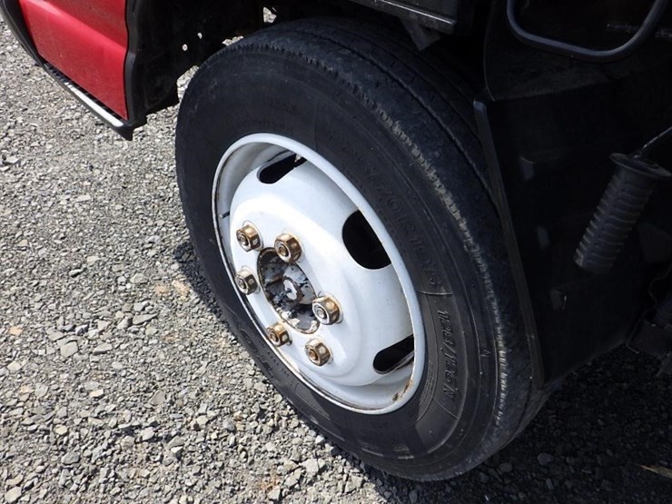 2005-isuzu-nqr-image-15