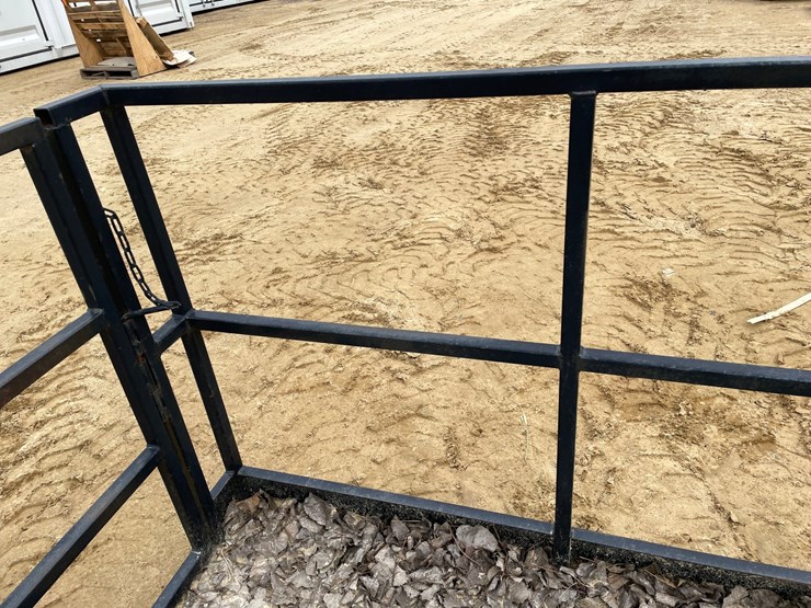 #7532-•-8'-work-platform-with-fork-pockets-image-16