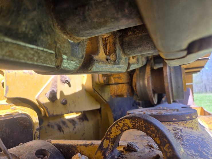 2014-caterpillar-953d-image-78