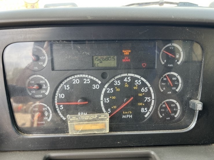 2007-sterling-l9500-image-45