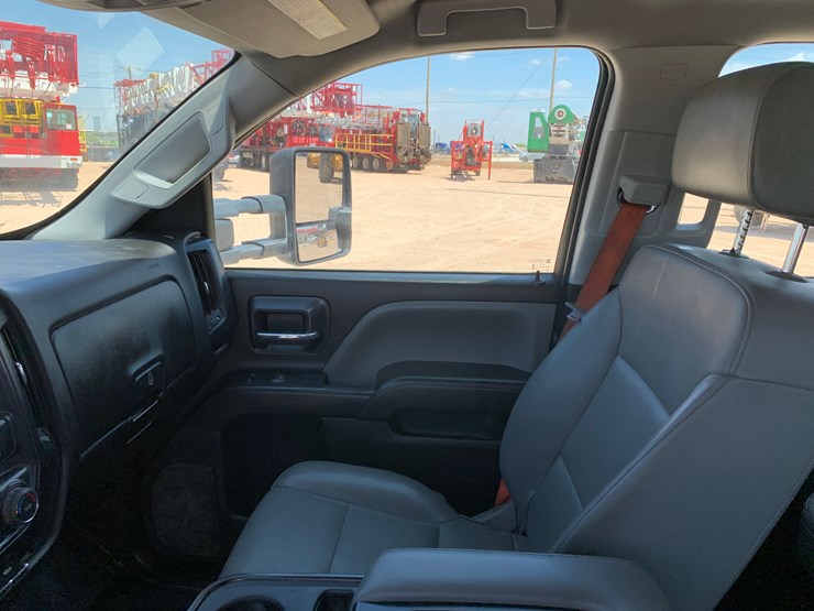 2022-chevrolet-silverado-6500hd-image-11