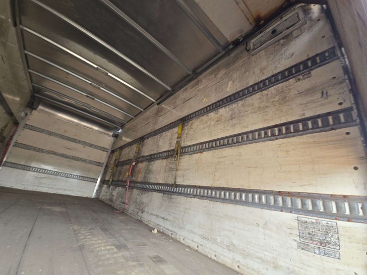 2019-hino-195-image-11