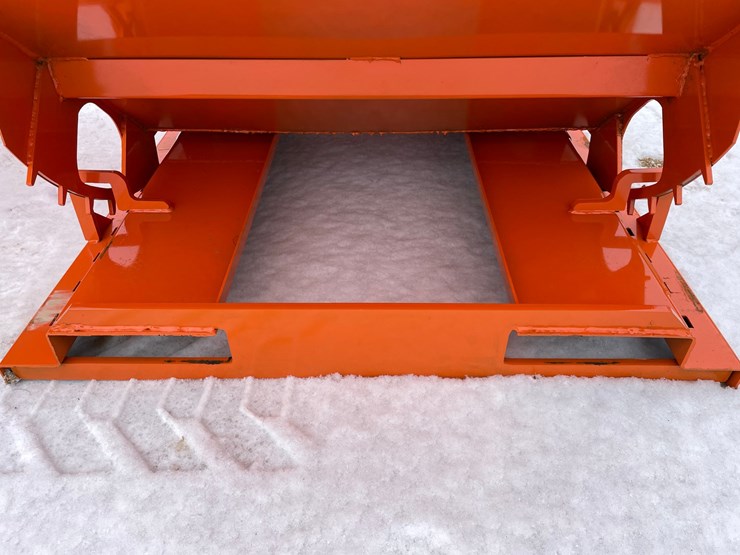 #2004-•-1.5-yard-self-dumping-hopper-image-8