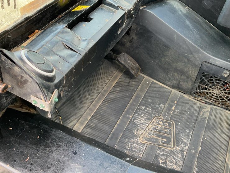 2021-jcb-215t-image-13