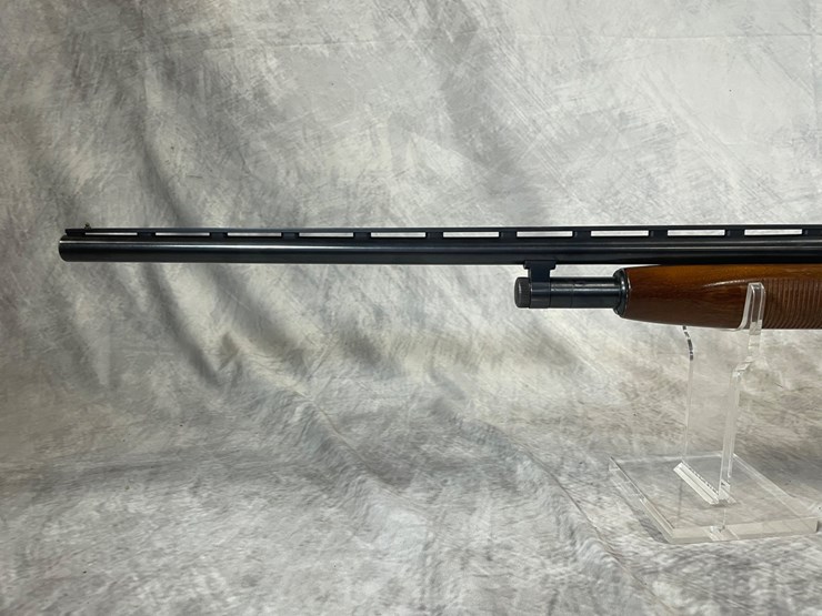 #4115-•-mossberg,-20-ga.-pump-action-shotgun,-sn:-c380887-image-6