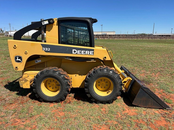 2008-deere-332-image-2