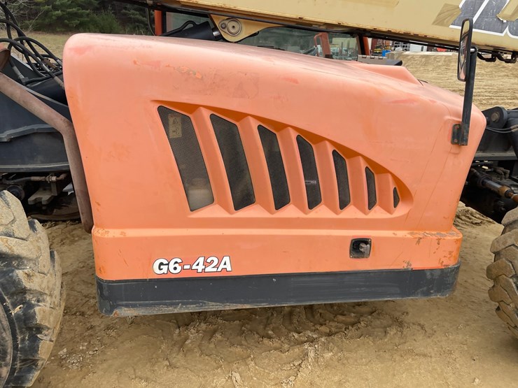 2012-jlg-g6-42a-image-25