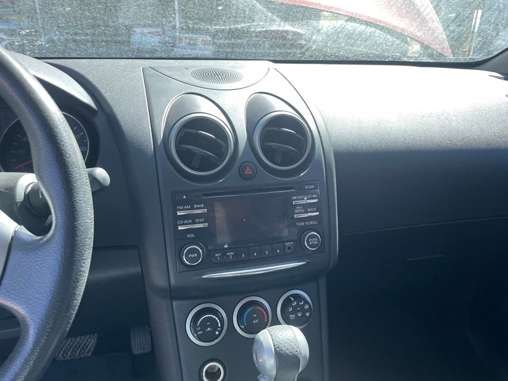 2015-nissan-rogue-image-45