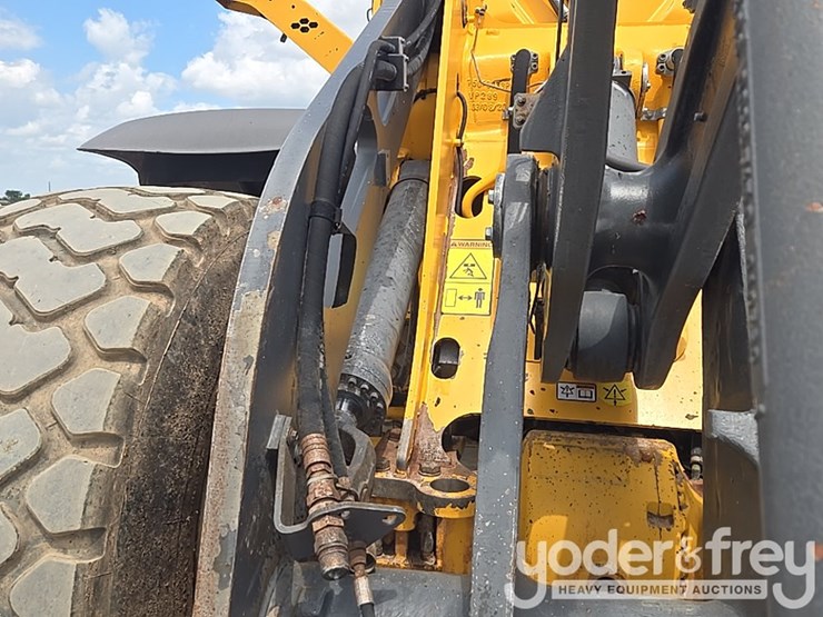 2021-volvo-l90h-image-24