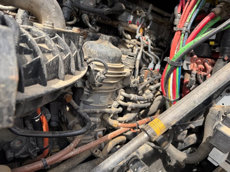 #45283-•-2016-freightliner-cascadia-daycab-truck-tractor-vin:-3akjgedv9gsgy4090-image-48