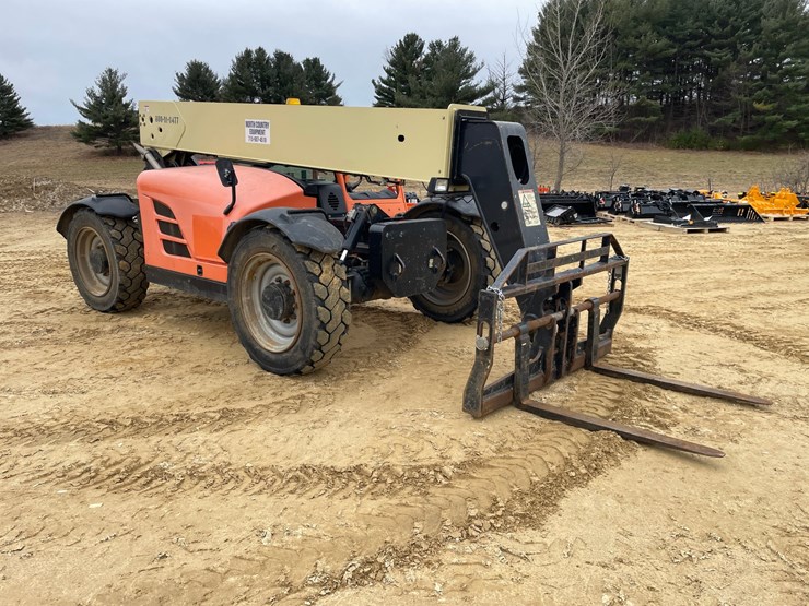 2014-jlg-g9-43a-image-3