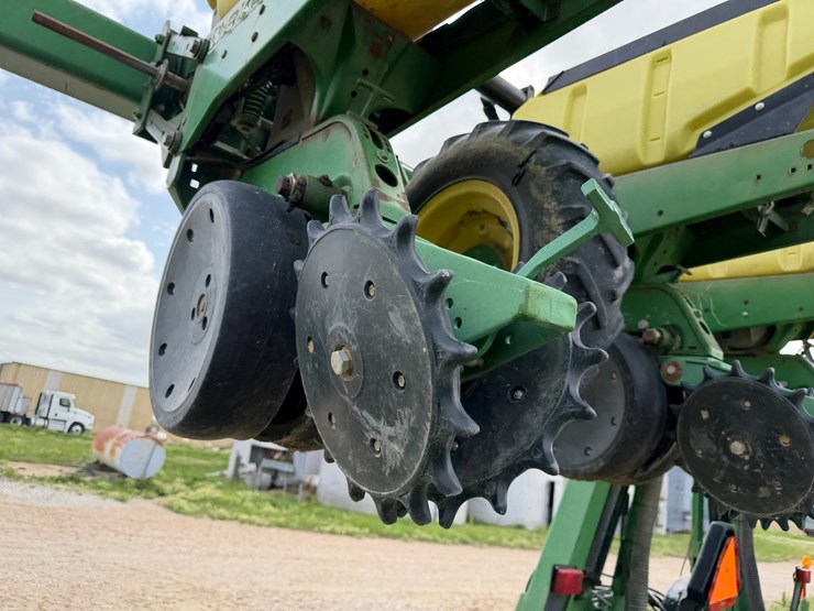 john-deere-1720-image-76