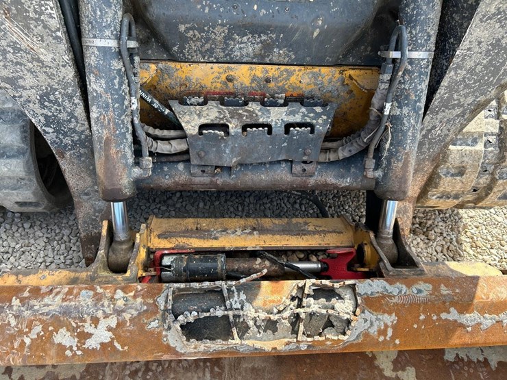 2021-deere-325g-image-10