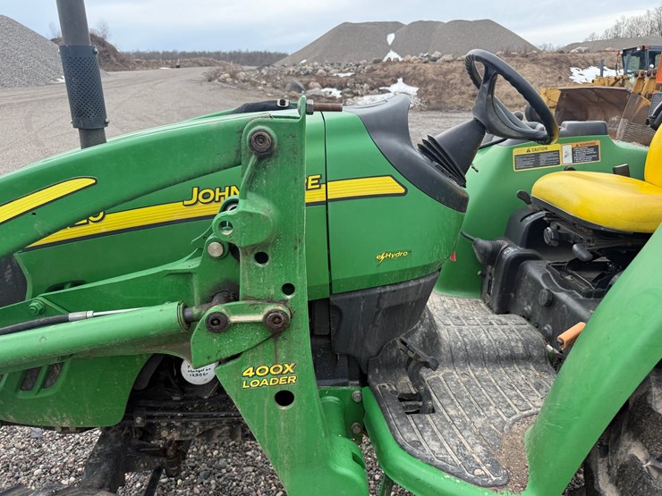 john-deere-4120-image-12