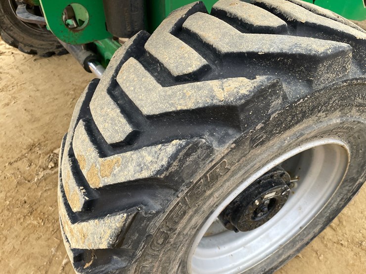 2016-jlg-400s-image-73