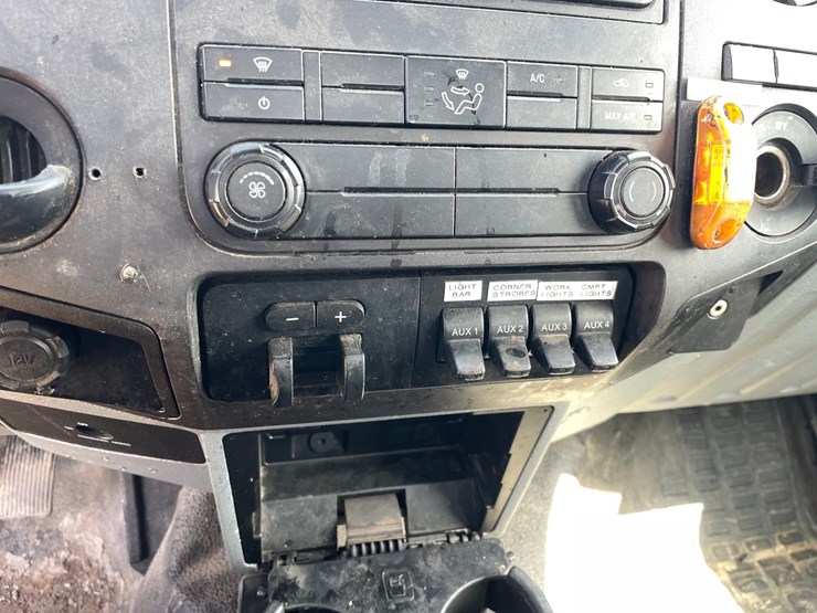 2011-ford-f550-image-53