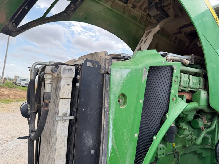 2012-john-deere-8285r-image-49