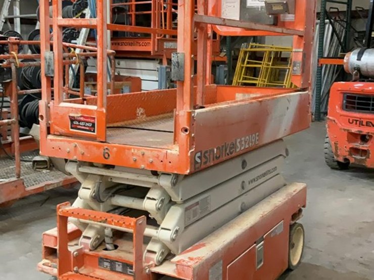 #413-•-2019-snorkel-19'-scissor-lift-image-5