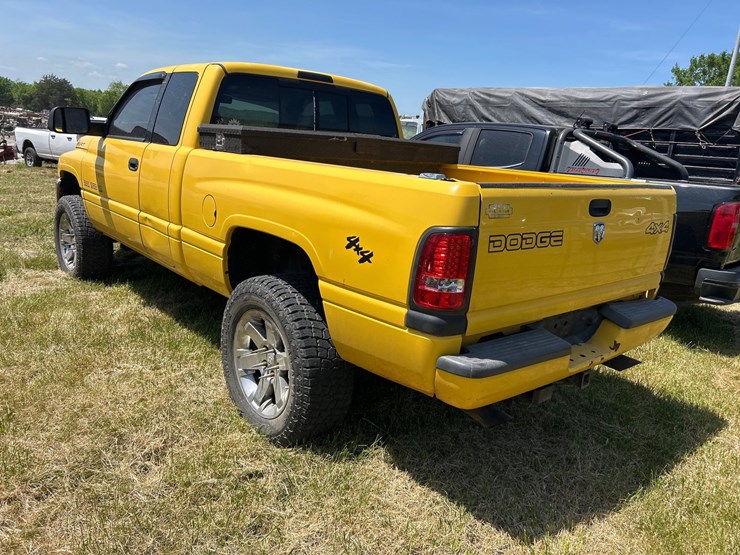 2000-dodge-ram-1500-image-2