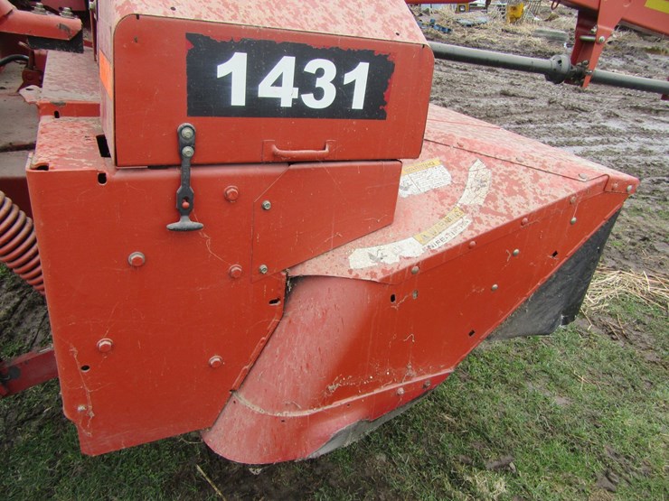 new-holland-1431-image-18