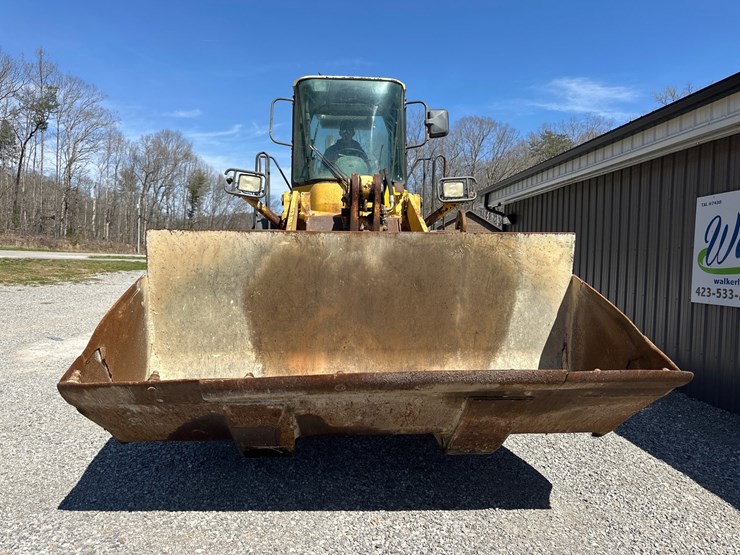 komatsu-wa320-image-3