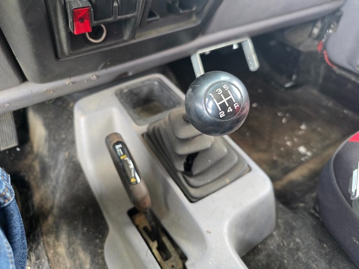 1997-jeep-wrangler-image-36