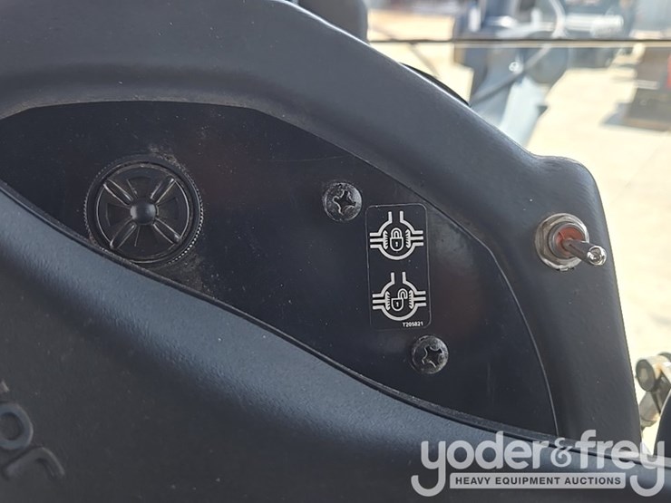 2019-deere-670g-image-122