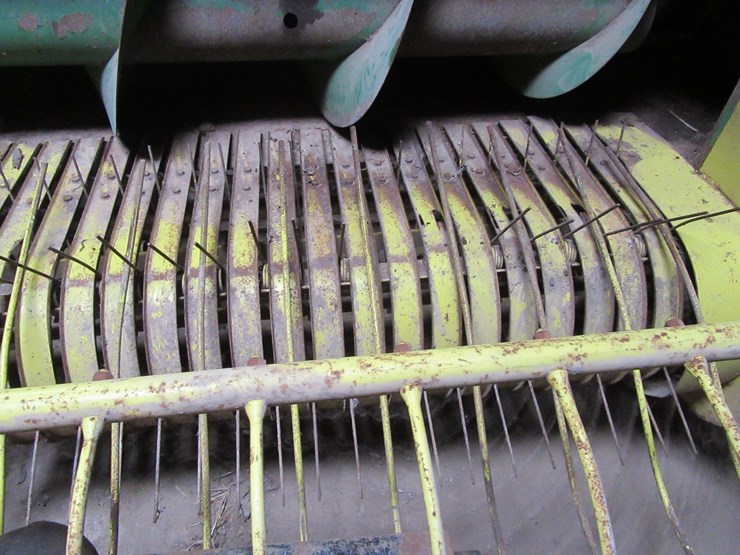 john-deere-336-image-22