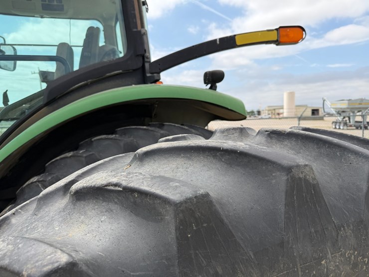 2010-john-deere-8270r-image-6
