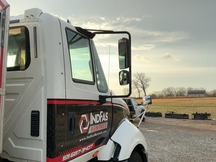 2017-international-prostar-image-58