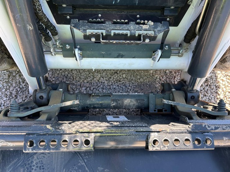 2022-bobcat-s62-image-10