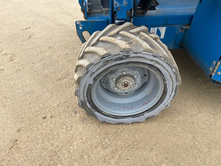 #7514-•-(s-2)-2012-genie-3369-rough-terrain-scissor-lift-image-59