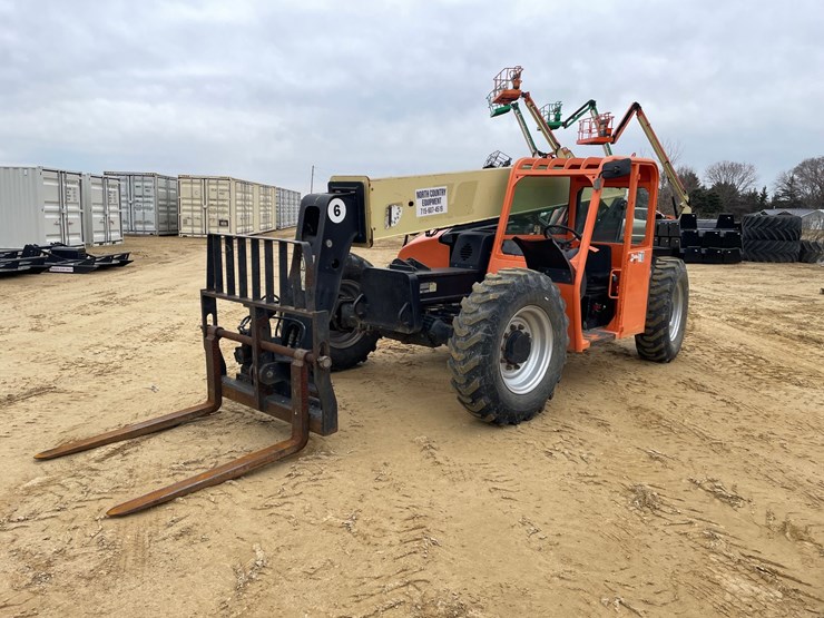 2013-jlg-g6-42a-image-1