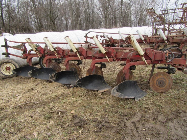 international-710-image-1