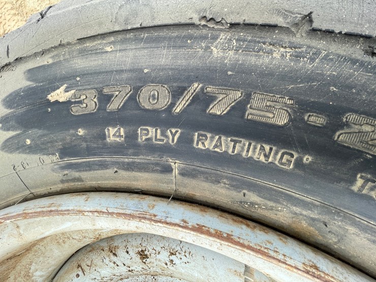 #7539-•-set-of-(4)-firestone-brand-telehandler-tires-on-rims-image-7