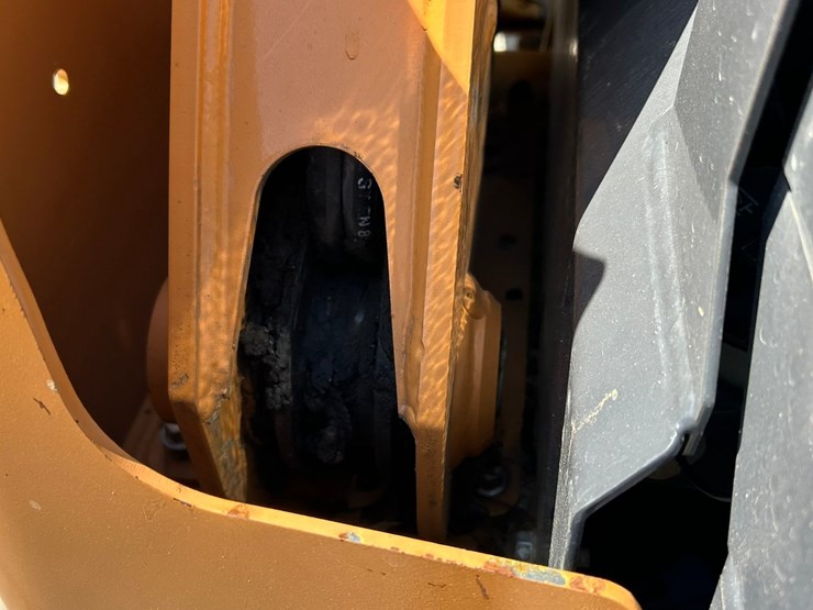 2023-case-tv450b-image-22