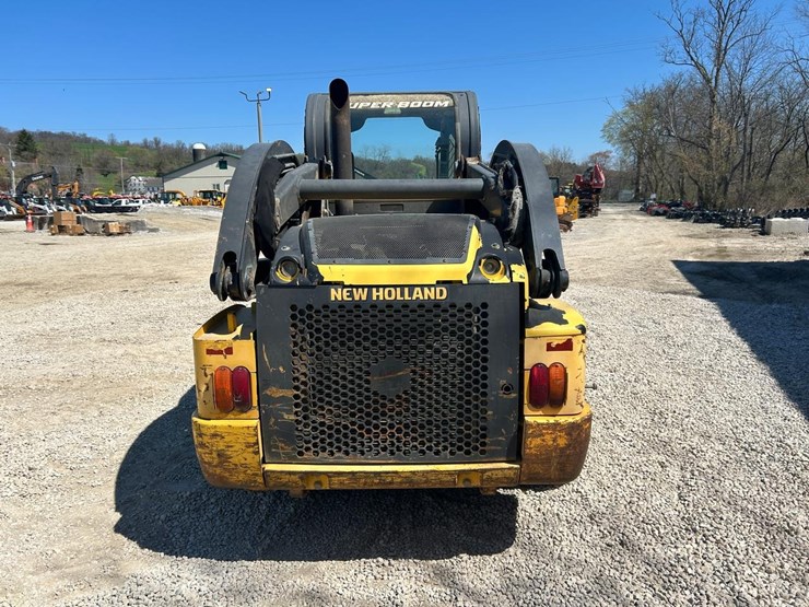 new-holland-l230-image-3