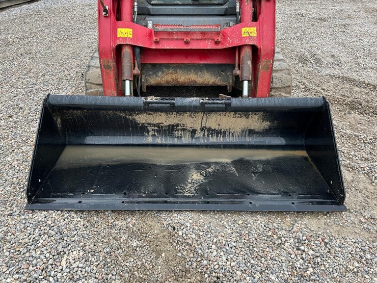 2017-takeuchi-tl12r2-image-9