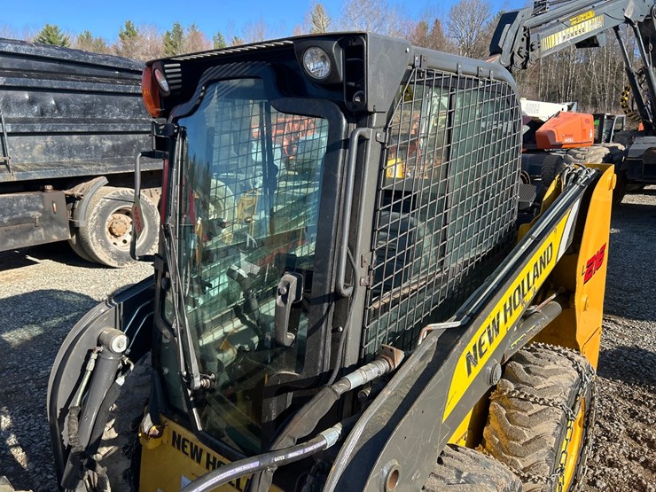 new-holland-l216-image-46