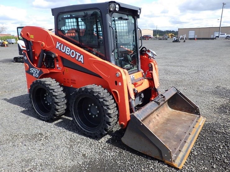 2020-kubota-ssv65-image-3