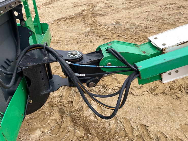 2016-jlg-400s-image-31