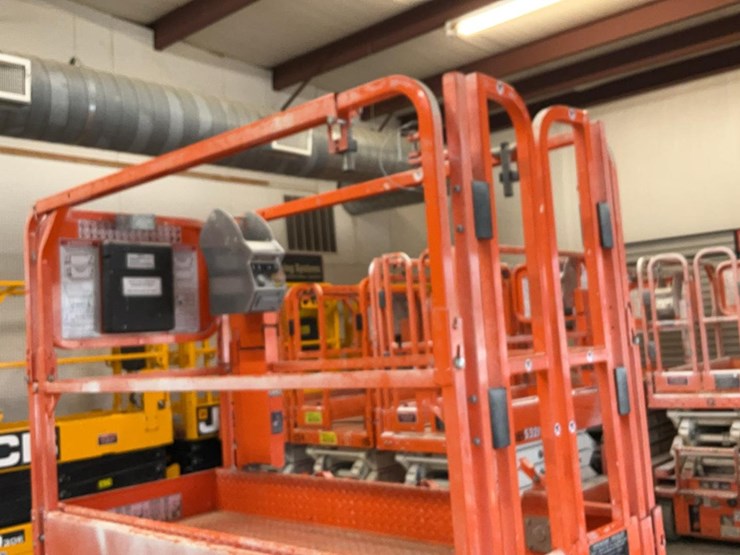 #430-•-2023-snorkel-19'-scissor-lift-image-22