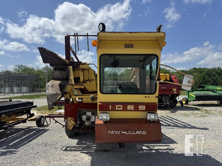 new-holland-1069-image-2